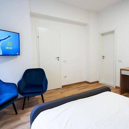 Minimalist Design Apartament In Magheru ブカレスト エクステリア 写真