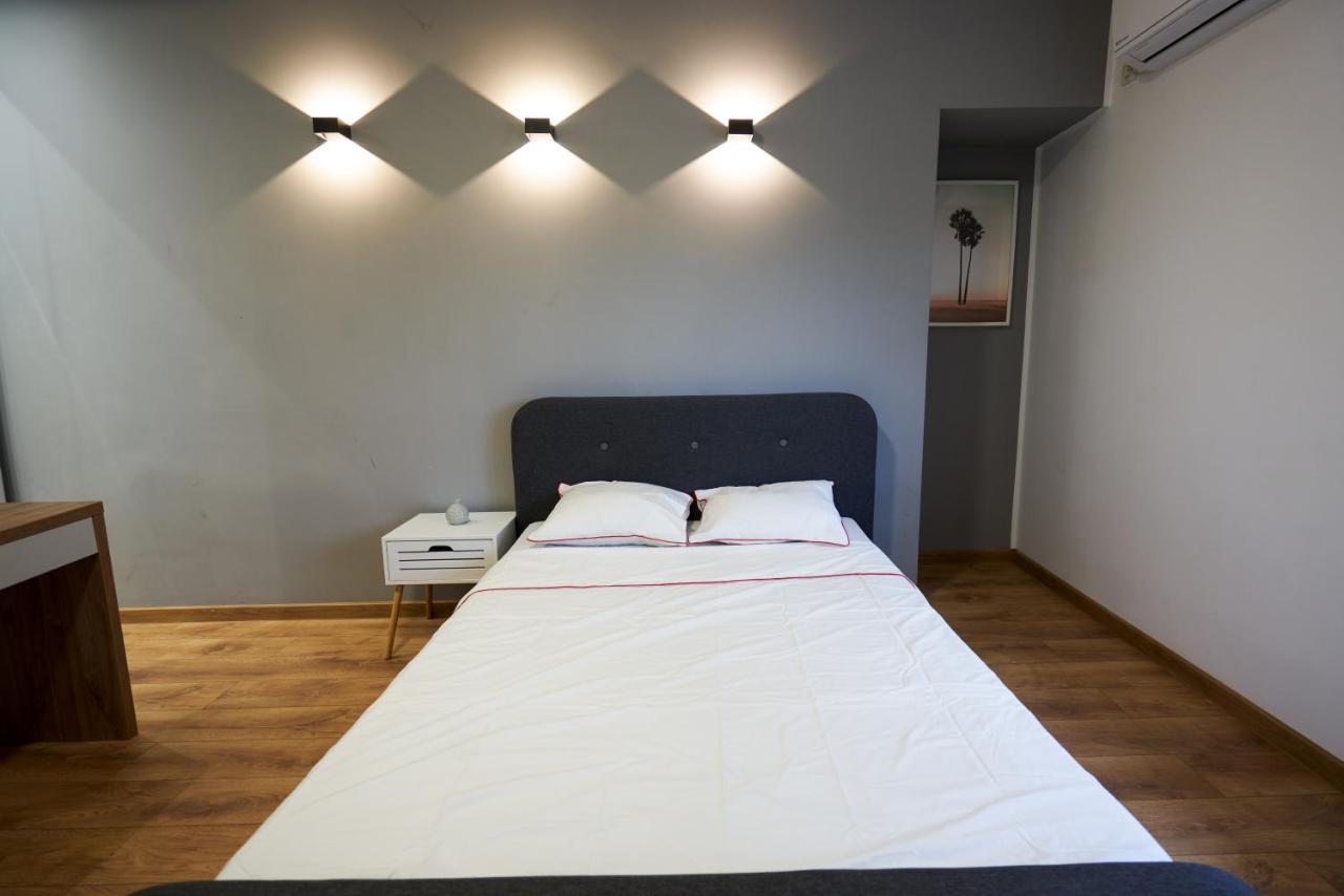 Minimalist Design Apartament In Magheru ブカレスト エクステリア 写真