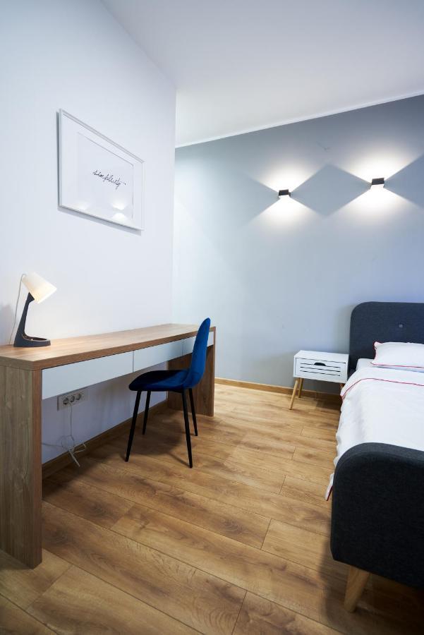 Minimalist Design Apartament In Magheru ブカレスト エクステリア 写真